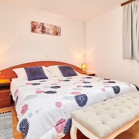 App Sverko Apartment Vilanija ภายนอก รูปภาพ