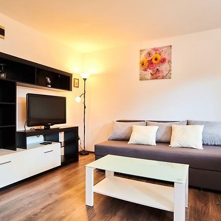 App Sverko Apartment Vilanija ภายนอก รูปภาพ