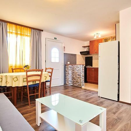 App Sverko Apartment Vilanija ภายนอก รูปภาพ