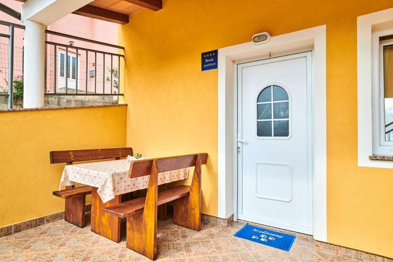 App Sverko Apartment Vilanija ภายนอก รูปภาพ