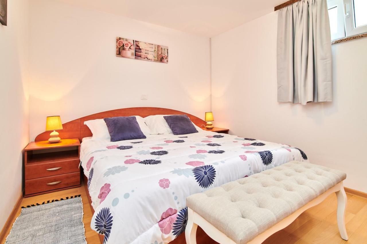 App Sverko Apartment Vilanija ภายนอก รูปภาพ