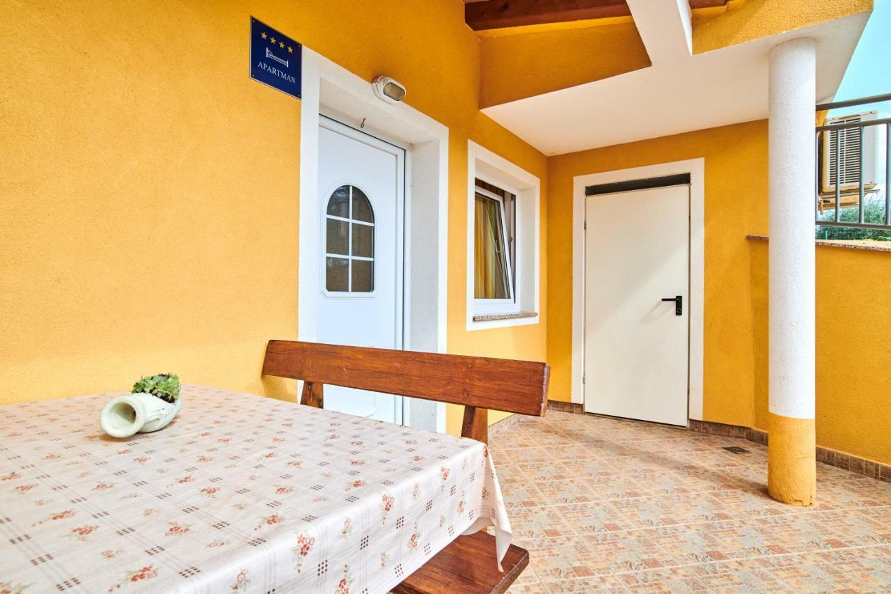 App Sverko Apartment Vilanija ภายนอก รูปภาพ